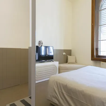 Palazzo Dei Ciompi Aparthotel Florence